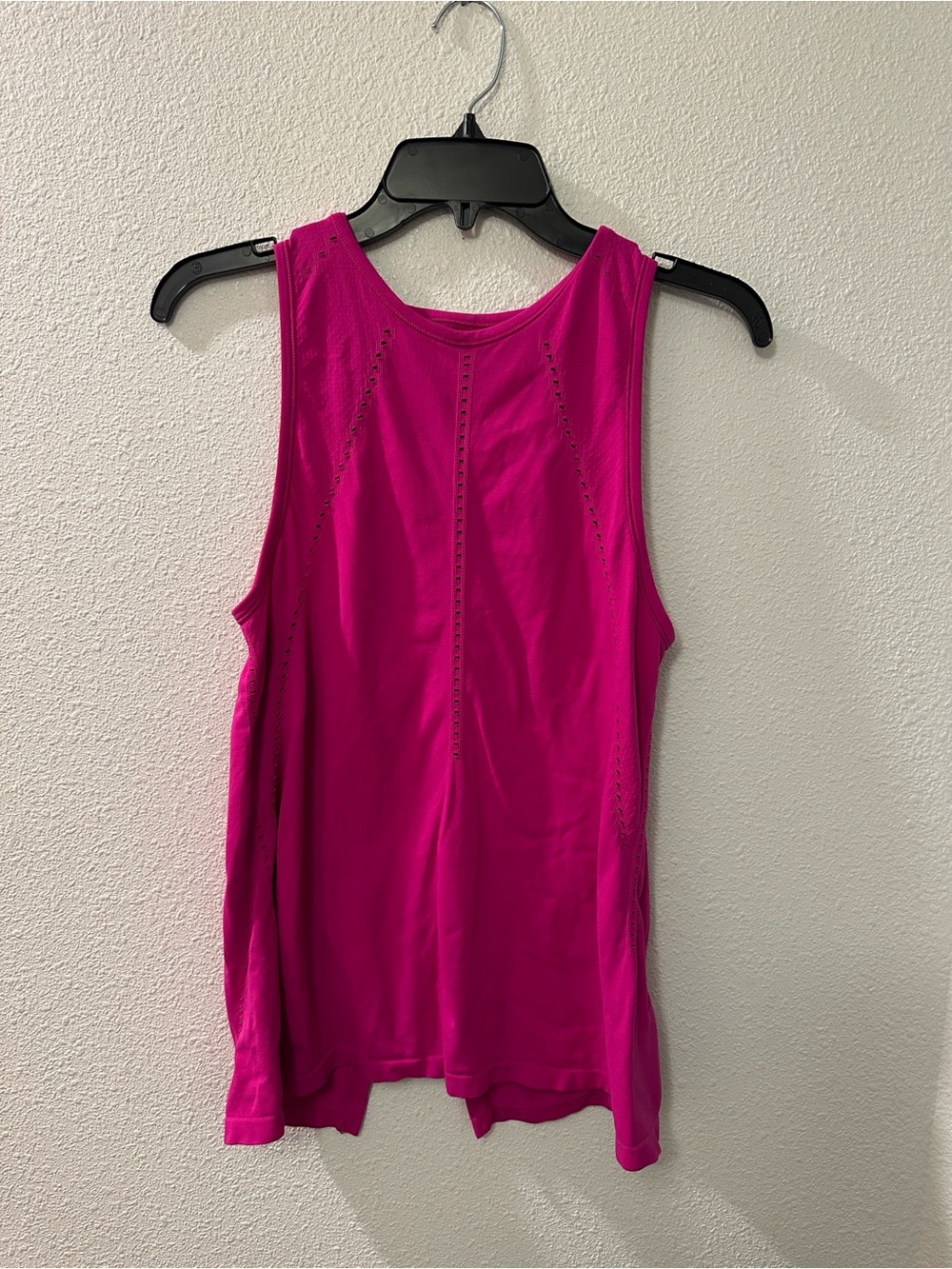 Athleta fuchsia, foothill Hot Pink Performance Sleeveless Tank